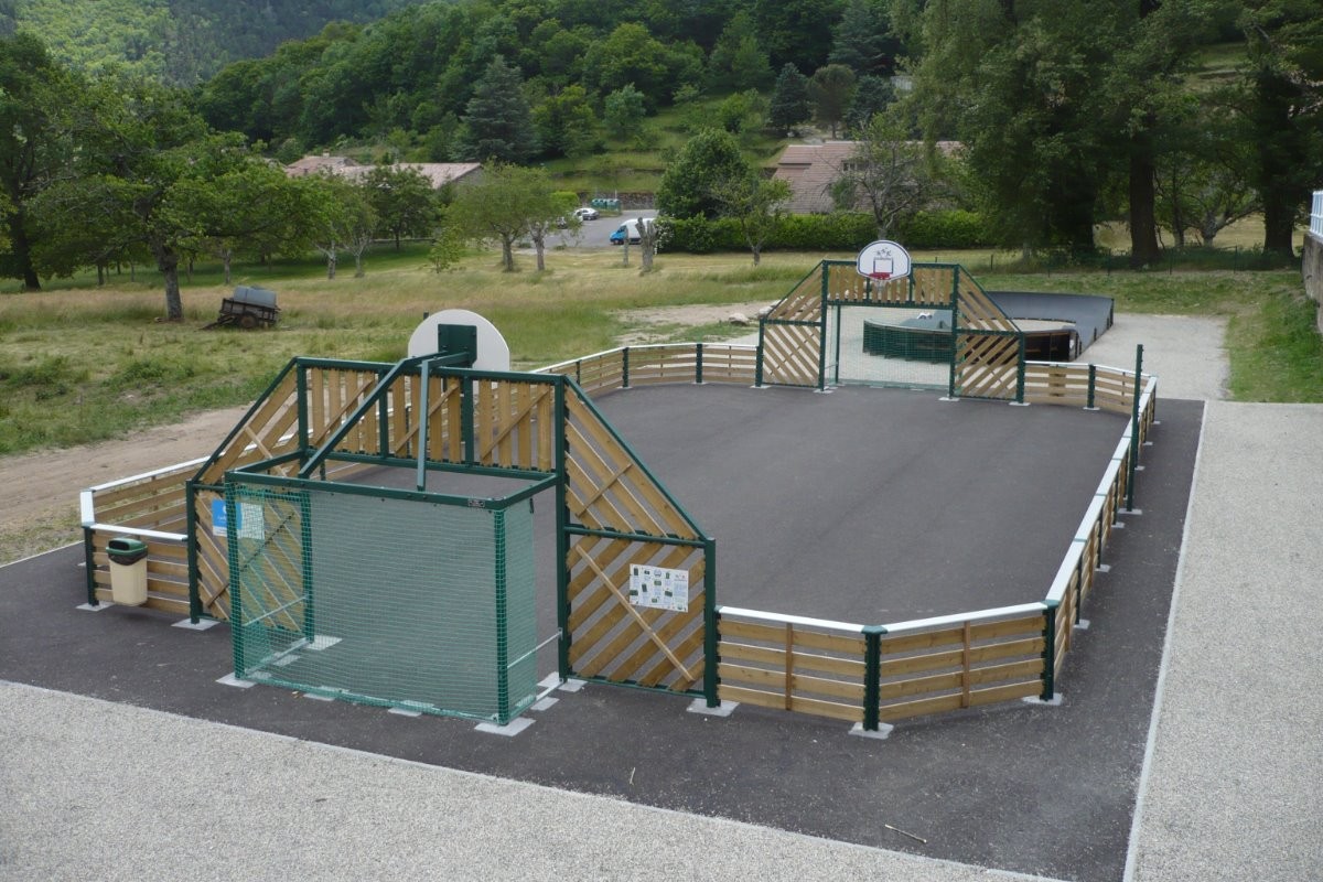 AGORESPACE et PUMP TRACK à 5 minutes du gîte
