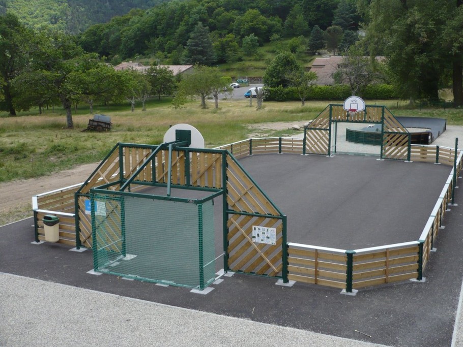 AGORESPACE et PUMP TRACK à 5 minutes du gîte