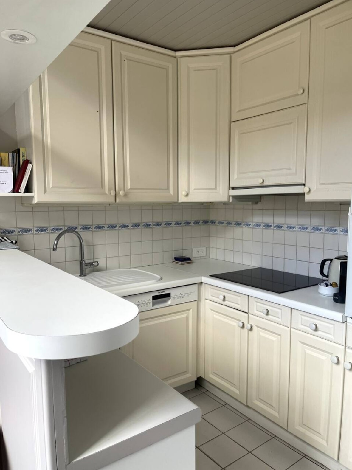 Fully-equipped kitchen (dishwasher, espresso machine, fridge-freezer, etc.)