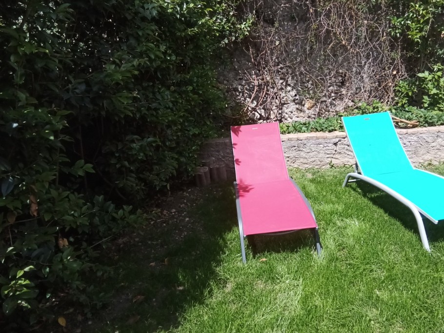 La Maison de Thalia, au cœur du village (proche Sisteron, Provence)