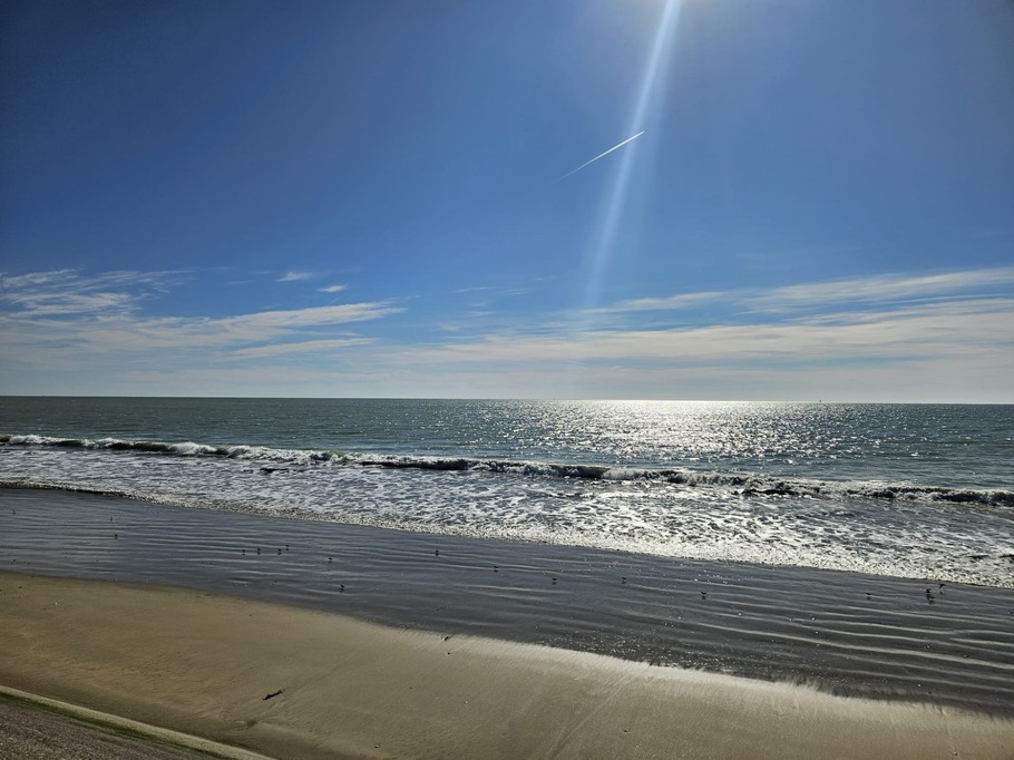 Sandy beach on the Ile de Ré