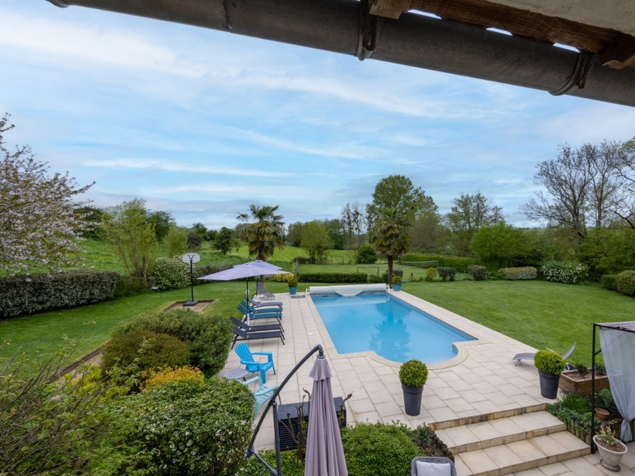 Piscine et Terrains de jeux