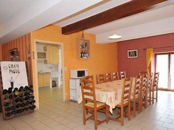 Salle des petits déjeuners dédiée aux chambres d'hôtes