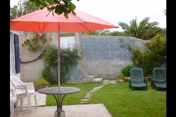 terrasse et avant de la maison