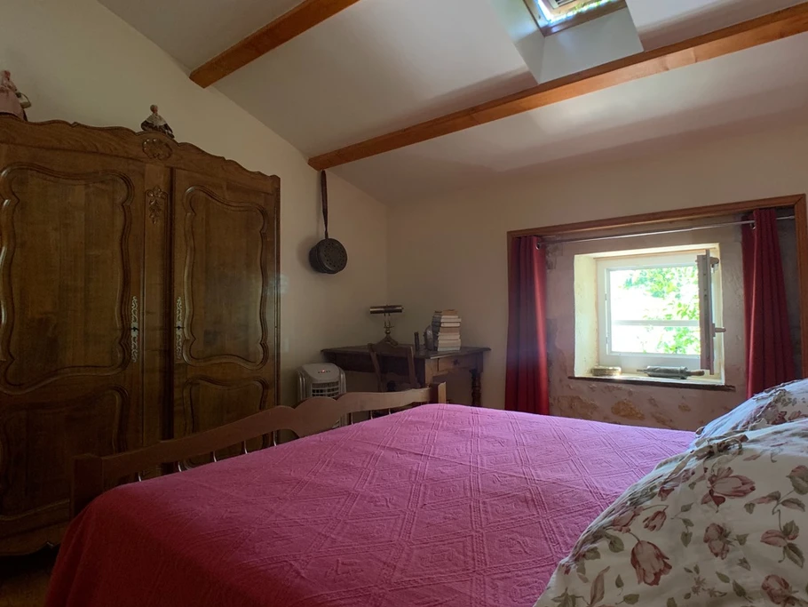 un coin bureau dans la chambre double