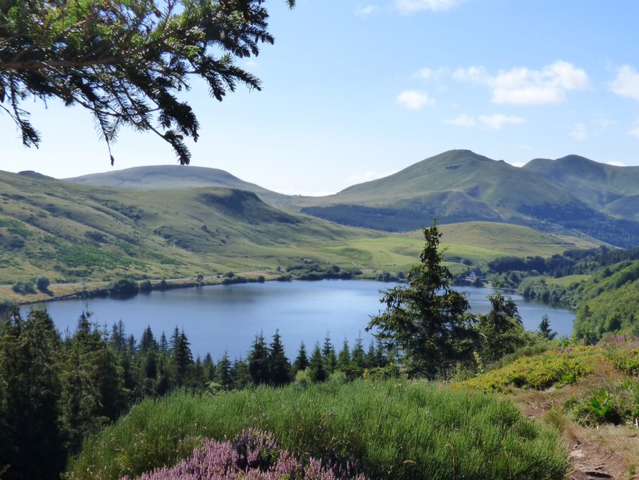 lac du Guéry sur le versant Ouest