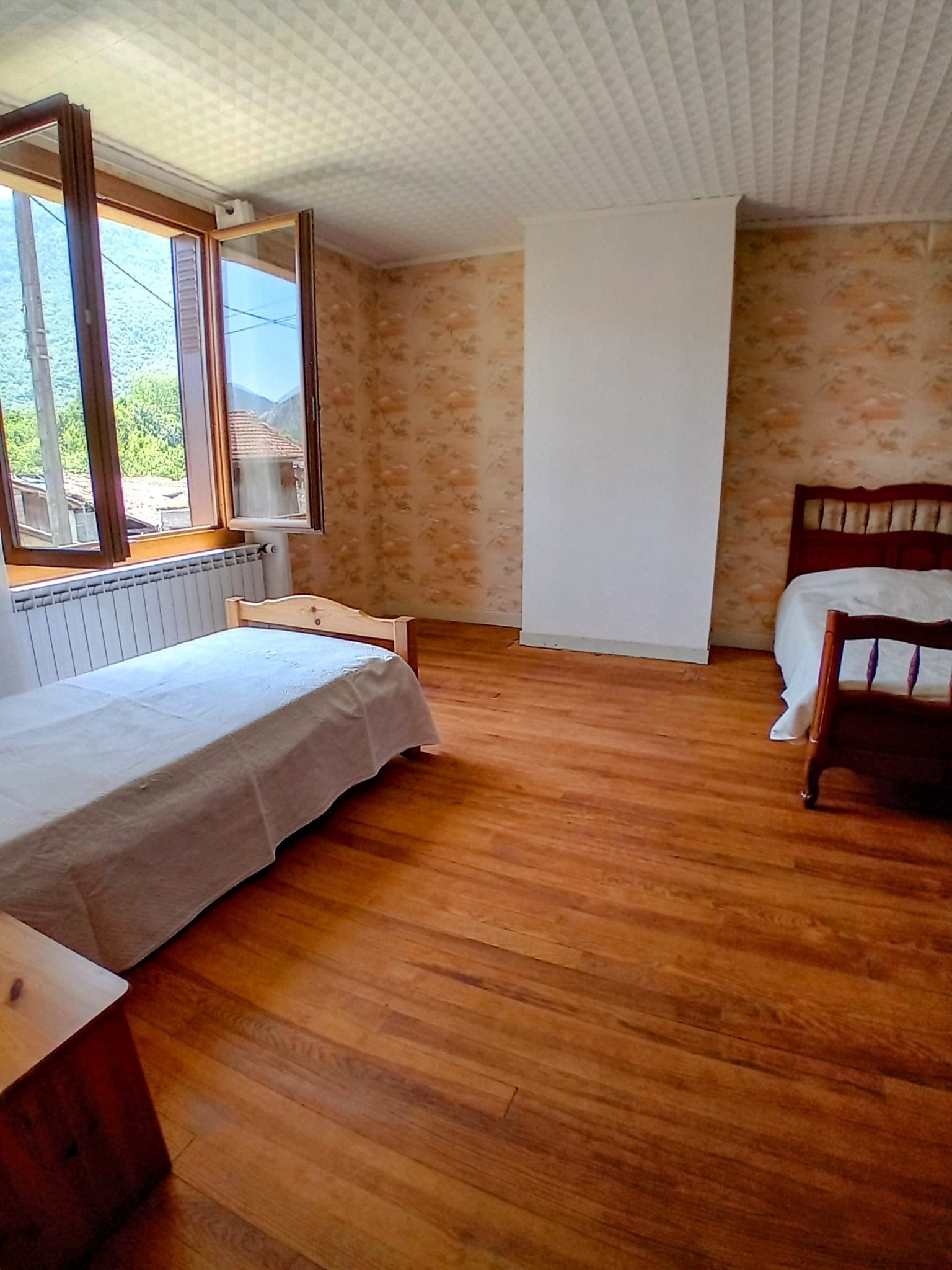 Grande chambre étage