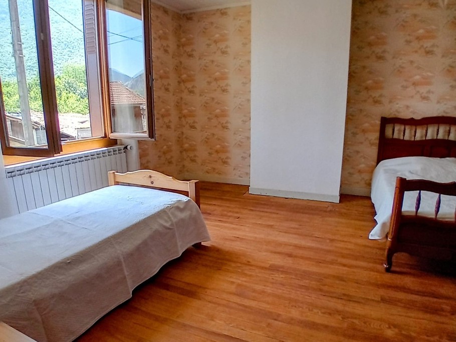 Grande chambre étage