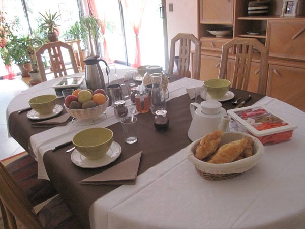 Petit déjeuner  - Saint Sulpice - Tarn -