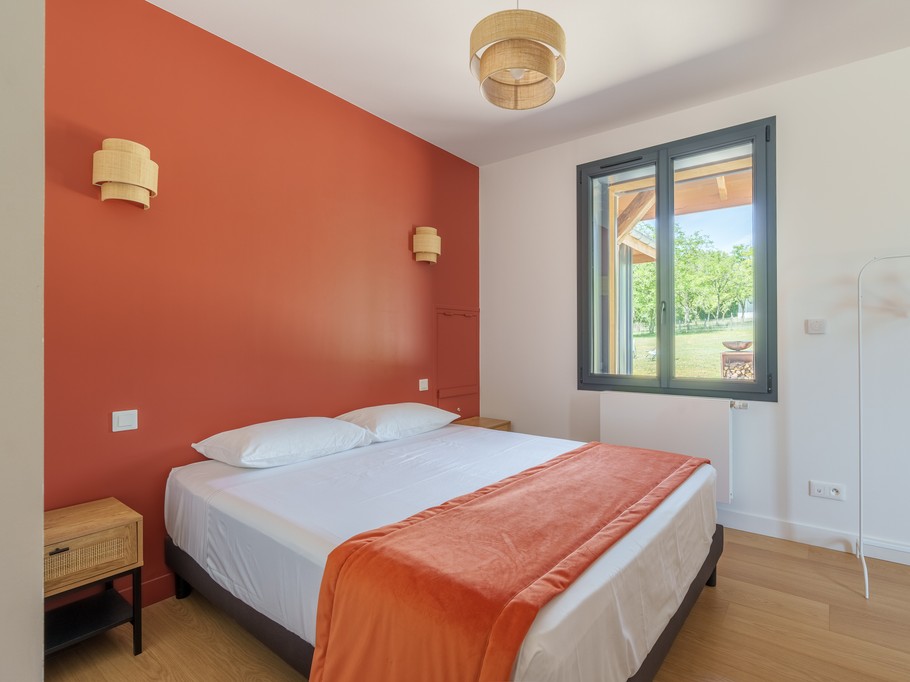 Chambre terracotta au rez-de-chaussée