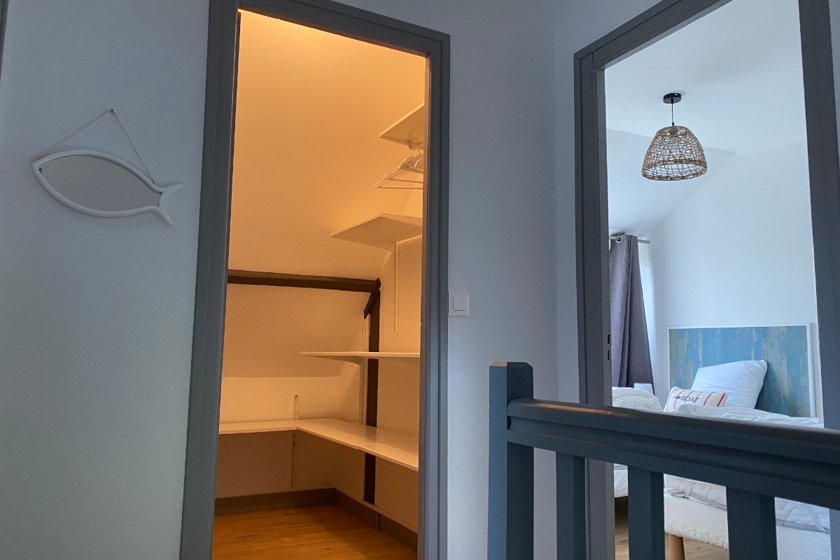 Location Clévacances, MAISON 6 PERSONNES - PERROS-GUIREC - 1 km PLAGE - COTES D'ARMOR - BRETAGNE -ETAGE AVEC SON DRESSING ET CHAMBRE 1  AVEC 2 LITS 190X90
