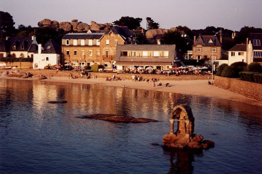 plage st guirec à Ploumanac'h (à moins de 20mn)