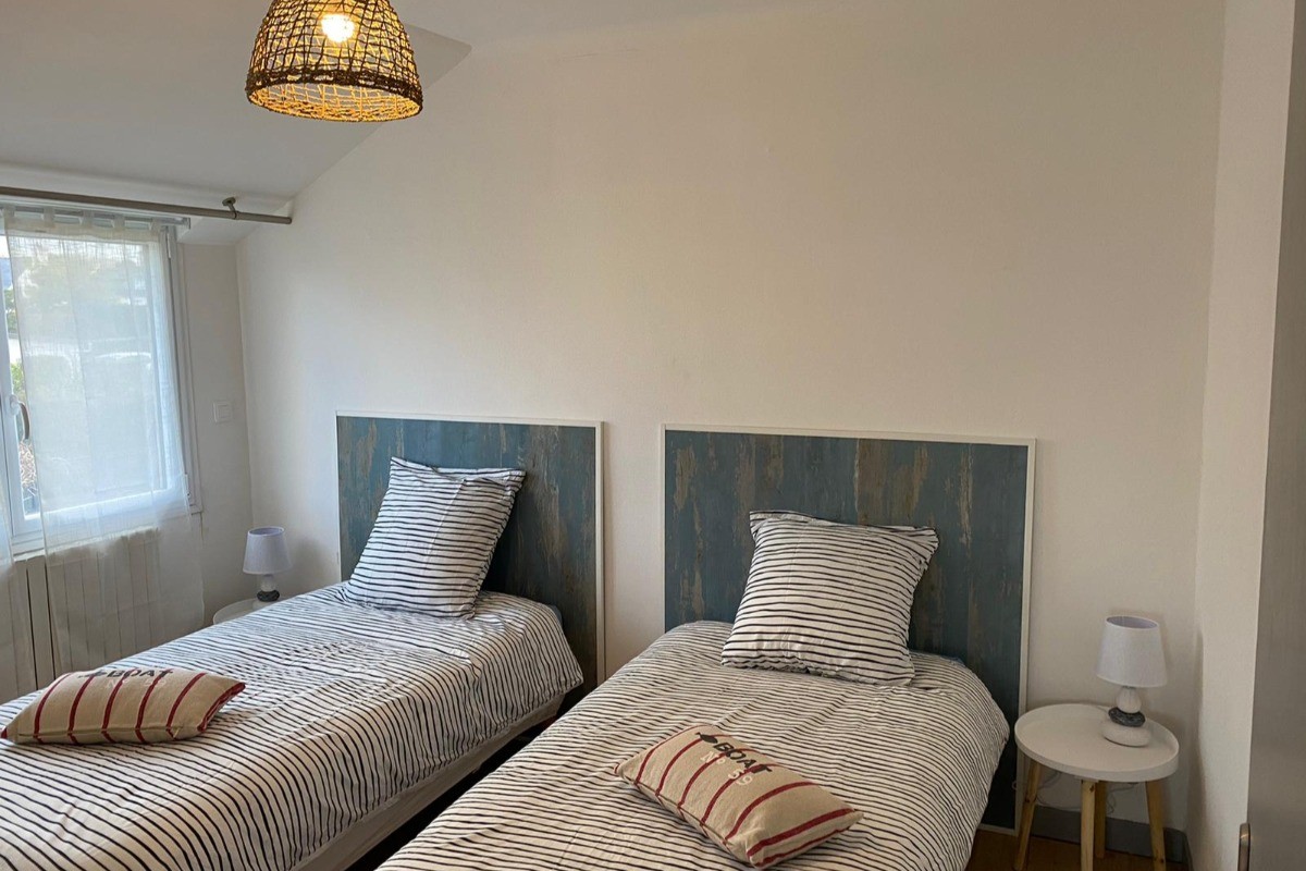 Location Clévacances, MAISON 6 PERSONNES - PERROS-GUIREC - 1 km PLAGE - COTES D'ARMOR - BRETAGNE - chambre