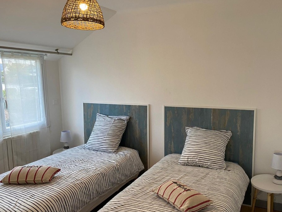 Location Clévacances, MAISON 6 PERSONNES - PERROS-GUIREC - 1 km PLAGE - COTES D'ARMOR - BRETAGNE - chambre