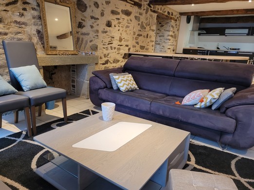 Le Bail, location Pontrieux, Espace séjour-salon et cuisine