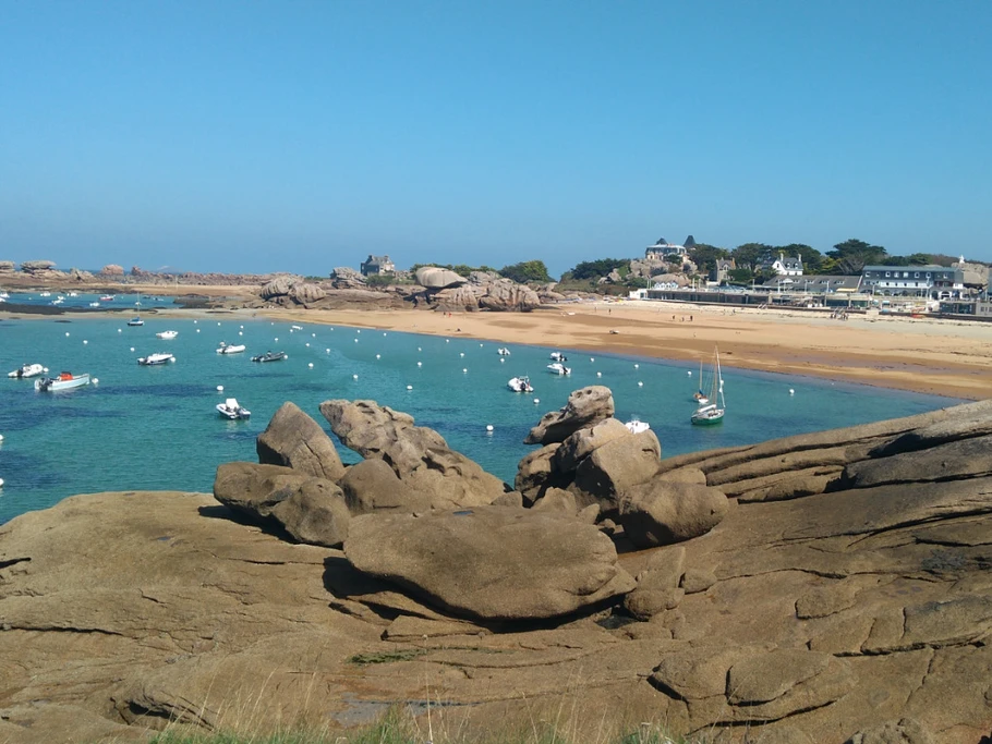 Plage de la Grève Blanche, à 150 mètres de la maison
