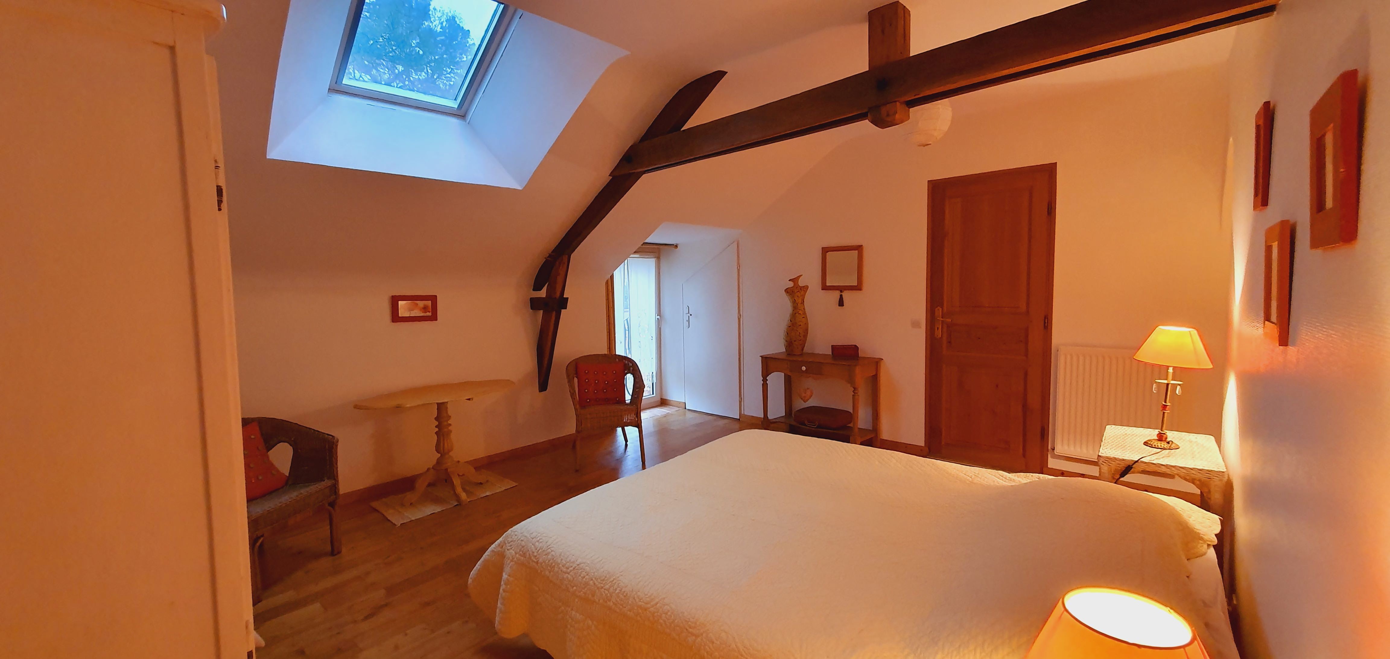 chambre jaune ouverte au sud est