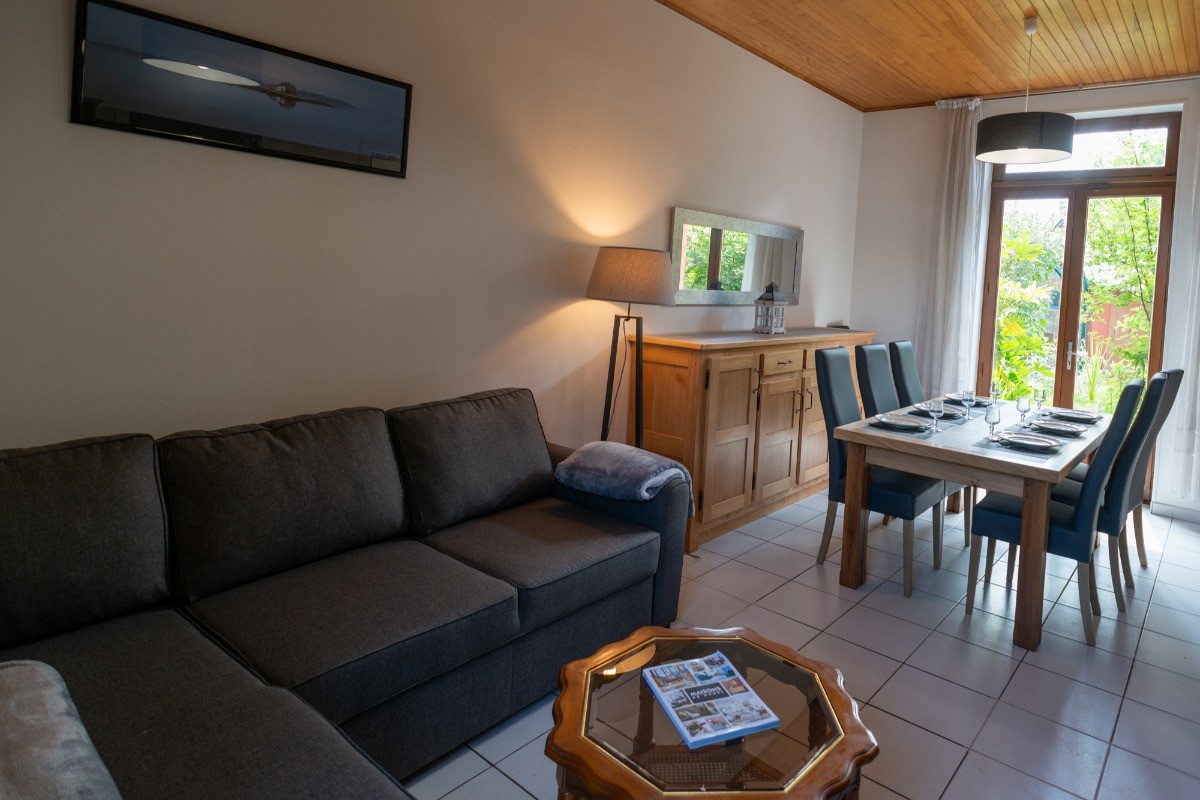 Salon et salle à manger.