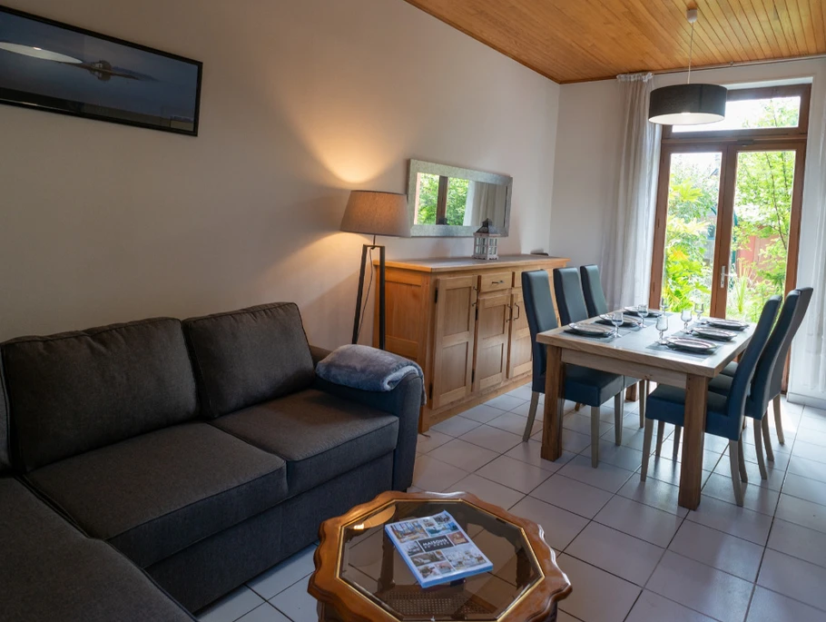 Salon et salle à manger.