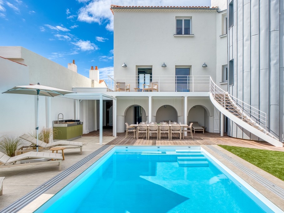 Jardin, piscine et cuisine d'été