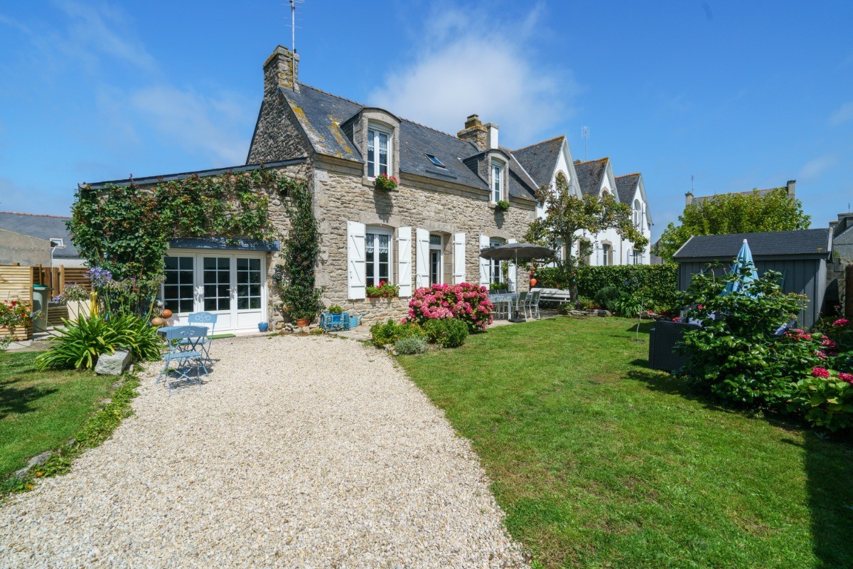 Maison en pierre entièrement rénovée avec son jardin privatif clos