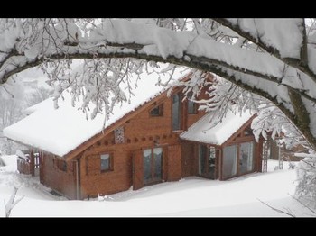 Chalet les 4 Saisons sous la neige