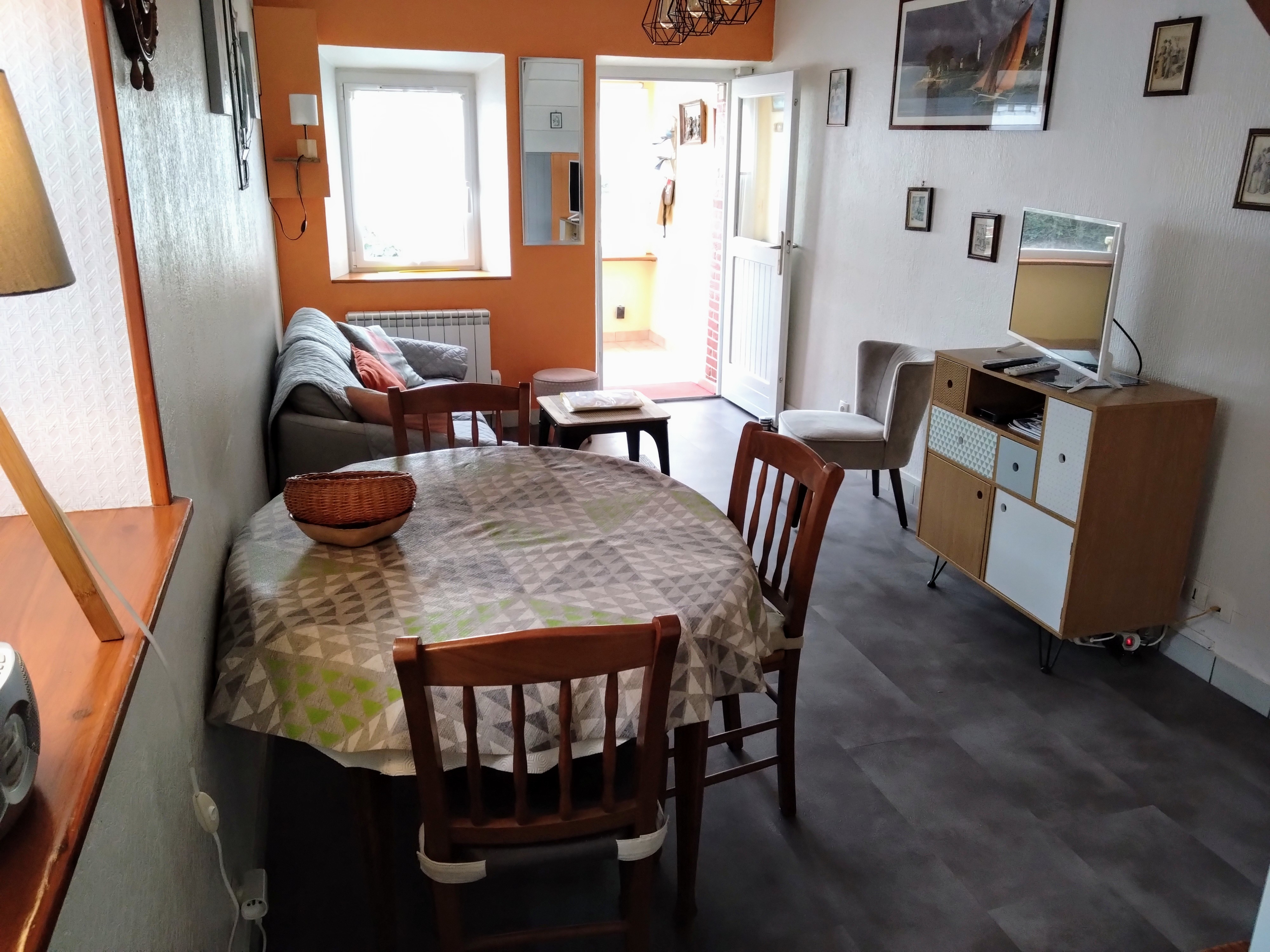 Living room, dining room