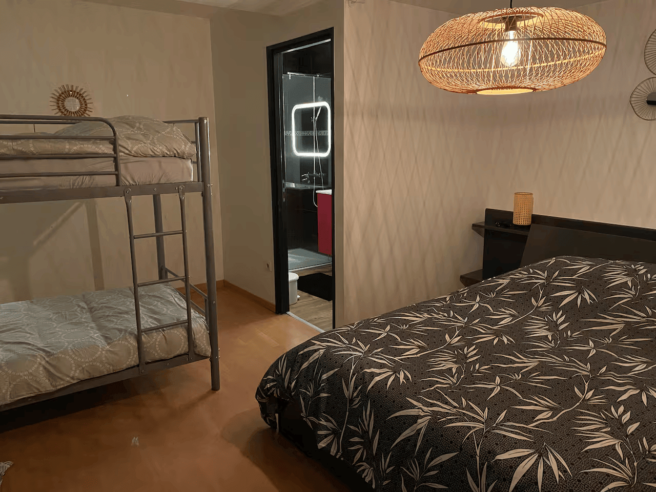 Chambre familiale avec salle d'eau - Appartement le Cosi Vosgien - Raon l'Etape 