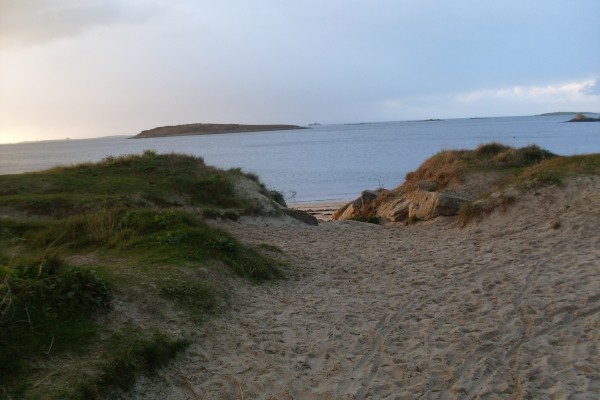 ENTREE DE PLAGE, proche de la maison