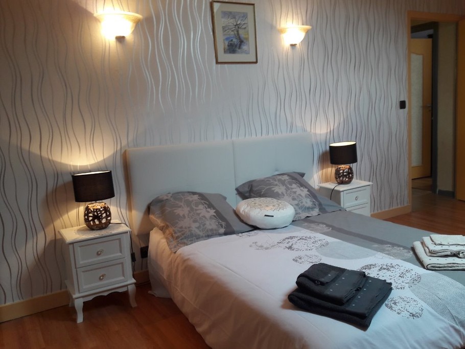 Chambre étage, lit 140