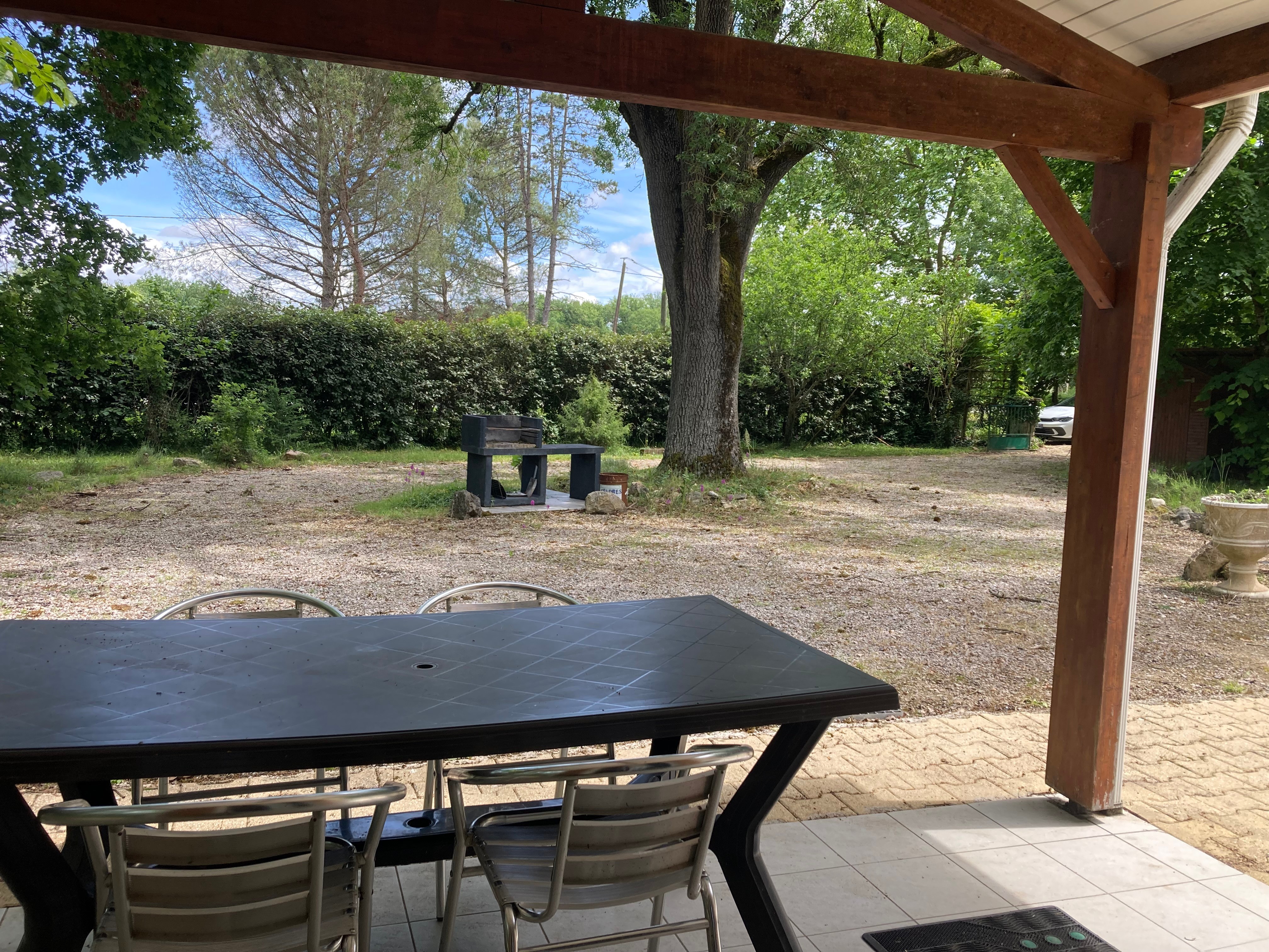 Terrasse avec salon de jardin