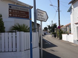 Angle de la maison-emplacement véhicule juste après le stationnement interdit