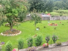 Gîte Binet-Eysus-jardin