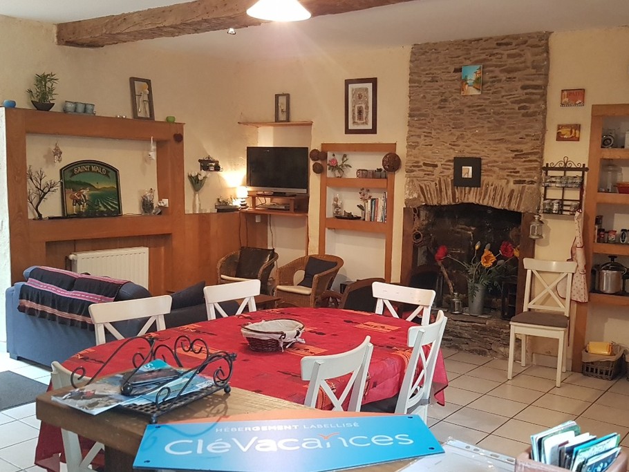 La grande pièce de vie au RDC