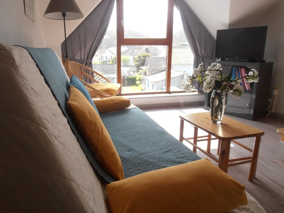 Salon: TV, Lecteur DVD, Radio