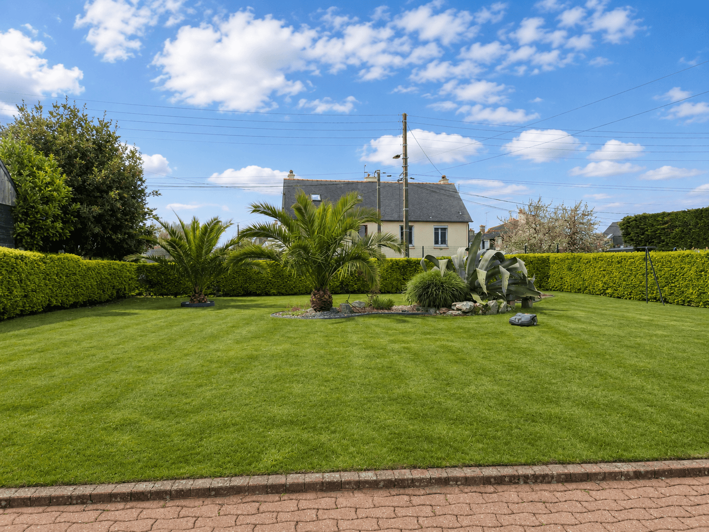 Large garden with a terrace and garden furniture. A charcoal barbecue and a secure garage for your bikes are available. Private parking on the enclosed property