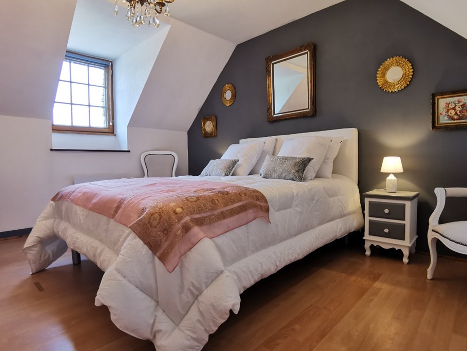 Etage: Chambre 1 avec 1 lit 160