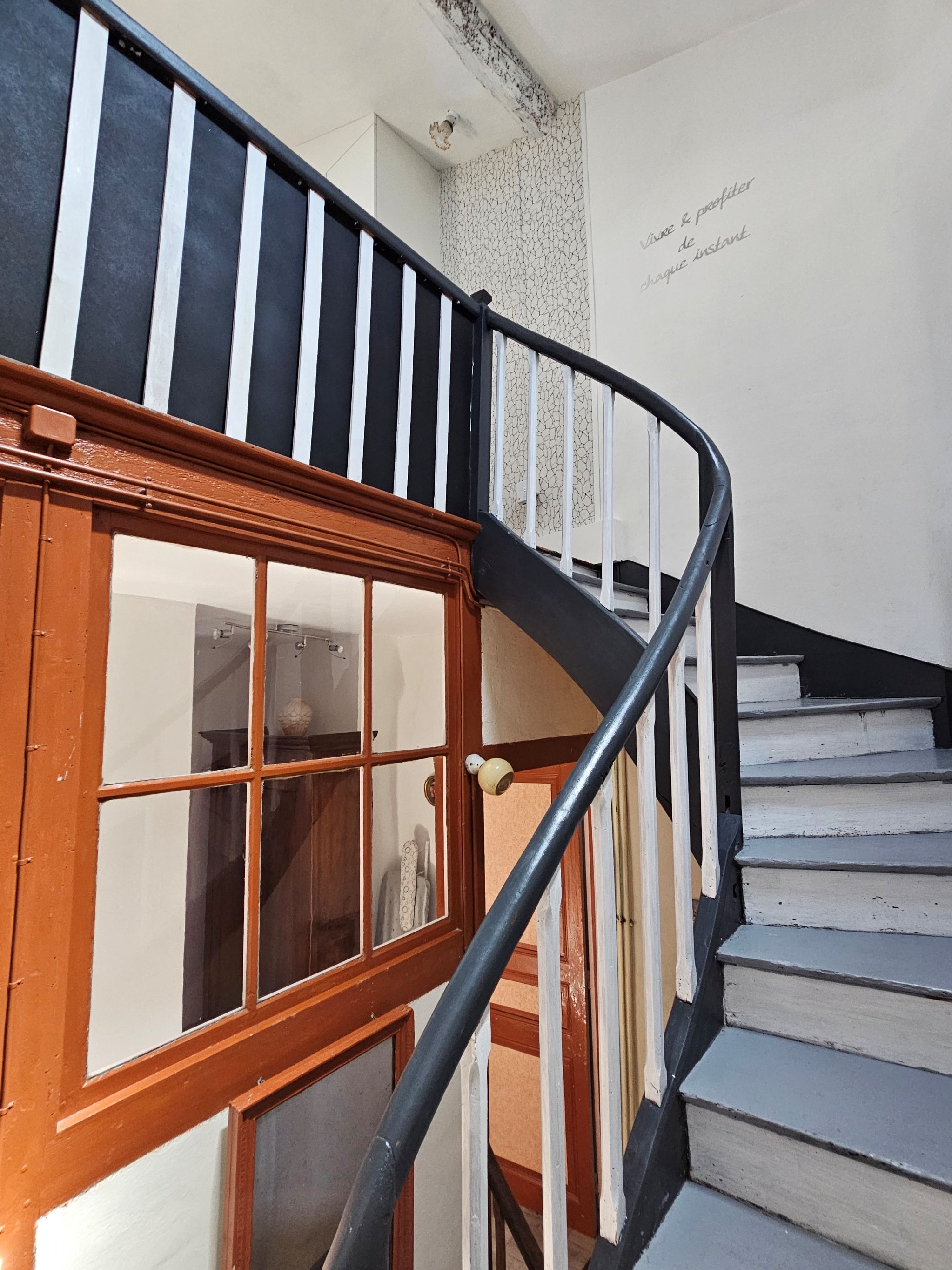 2e étage pour la mezzanine climatisée et la chambre du 2e étage pour 2 personnes