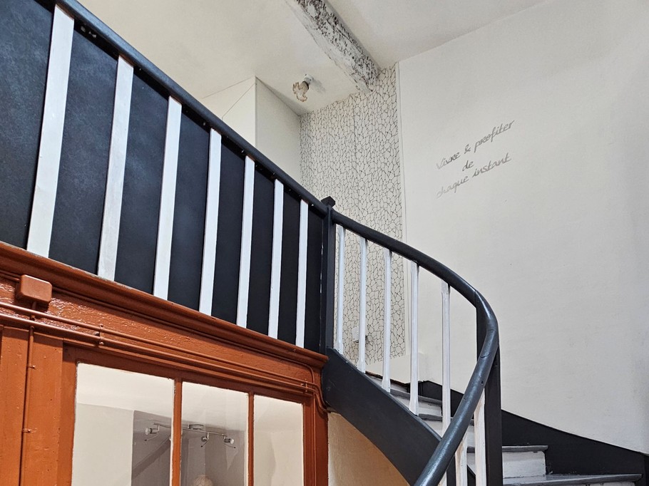 2e étage pour la mezzanine climatisée et la chambre du 2e étage pour 2 personnes