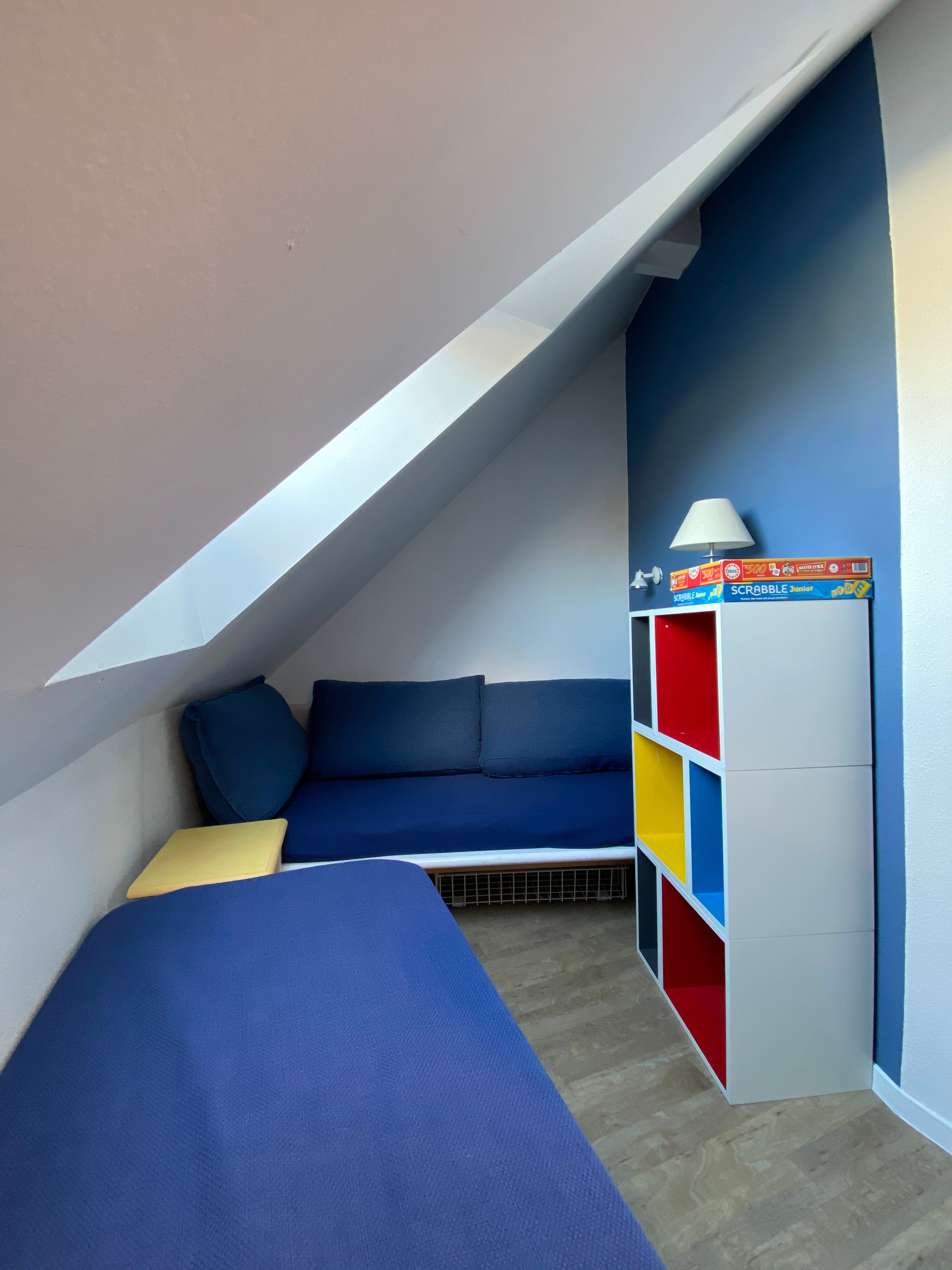 One bedroom with 2 single beds (90cm) for children