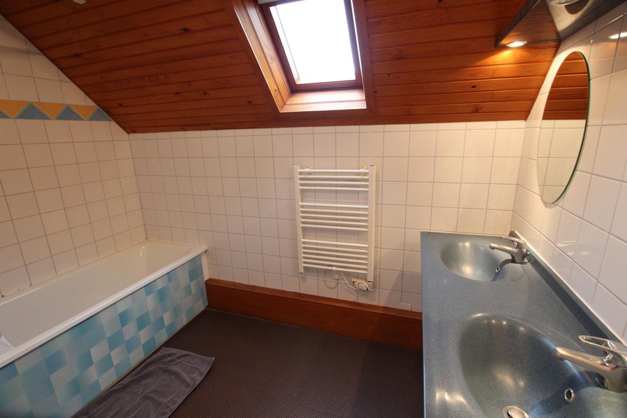 Salle de bains de l'étage