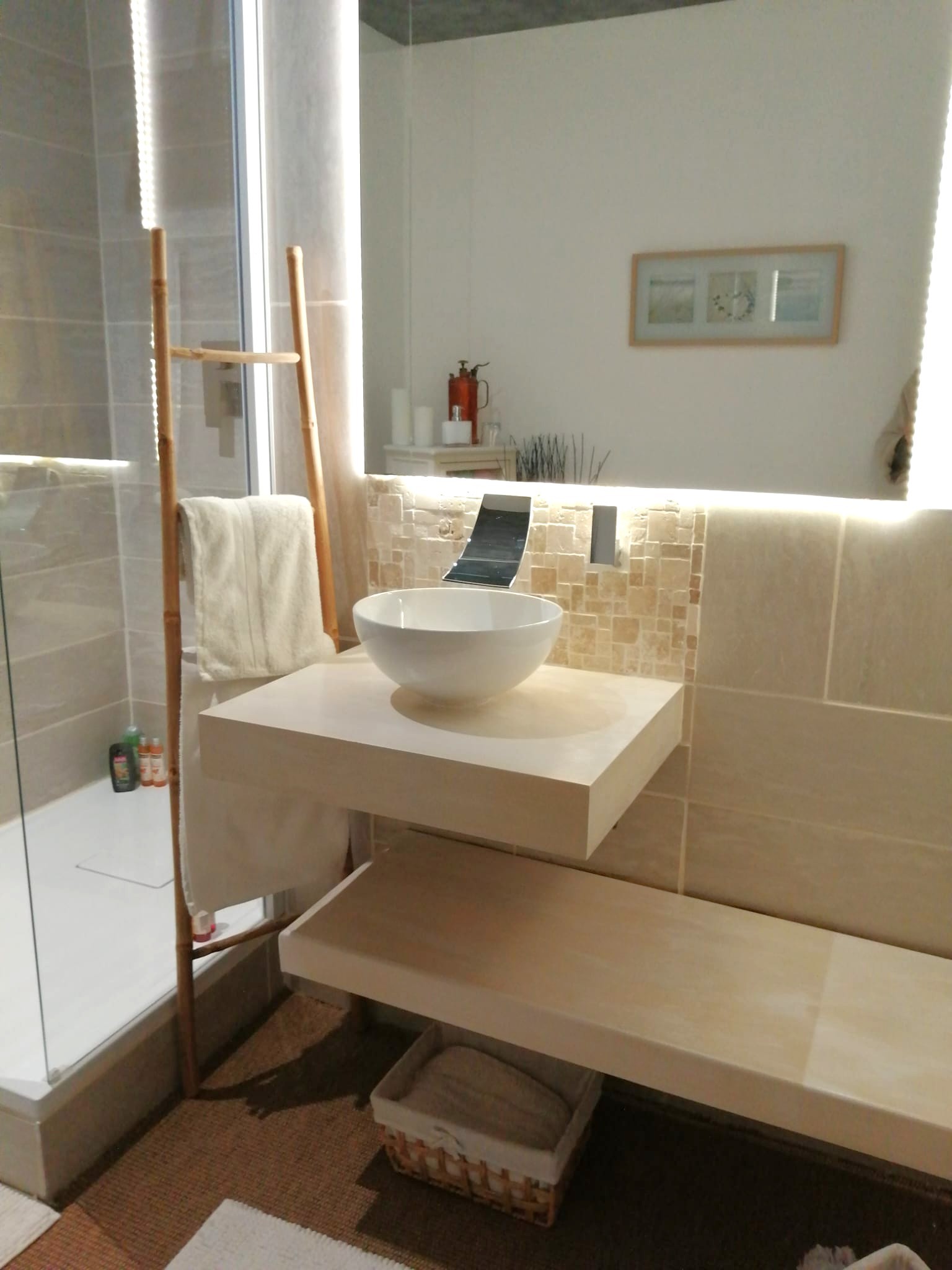 Chambre - Chambre d’hôtes de charme avec piscine, terrasse et vue sur les prairies