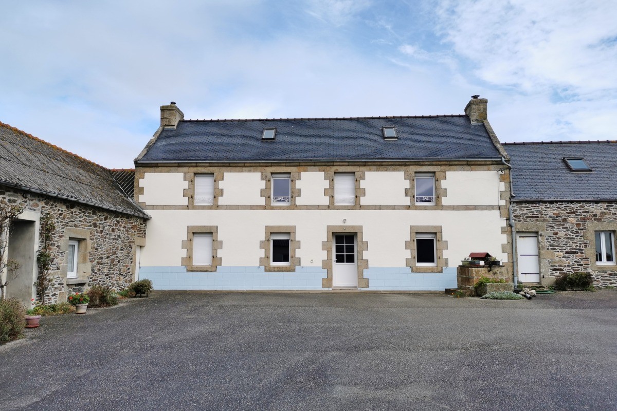 Grande maison dans un ancien corps de ferme