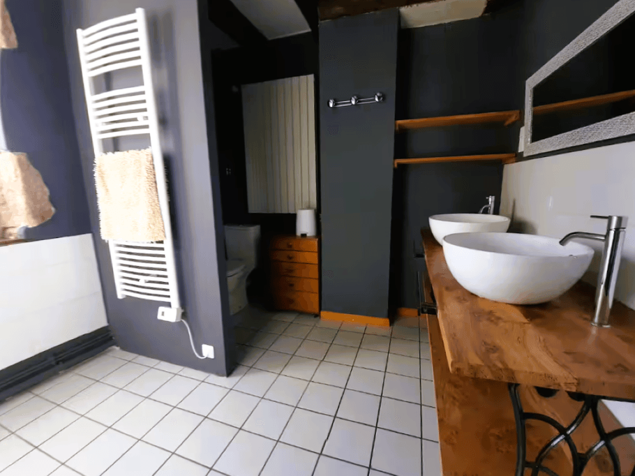 Salle d'eau 1er étage Gîte LE BEAUMONT DU LAC Longère 150m² Clévacances Beaumont du Lac 87120