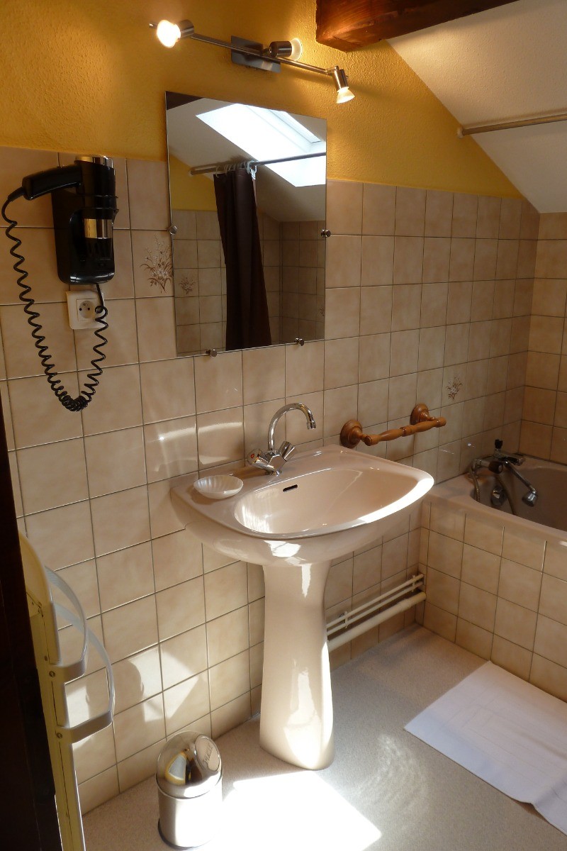 Salle de bains équipée - Au Petit Petonfaing