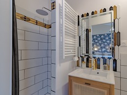 Salle d'eau chambre 3 MOULIN DE SIRAMON à St Céré Lot 46