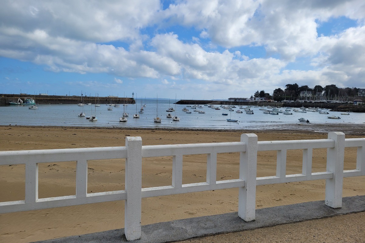 #Clévacances - APPARTEMENT 4 PERSONNES, VUE MER, exposition Sud/Sud/Est. SAINT QUAY PORTRIEUX COTES D'ARMOR BRETAGNE
