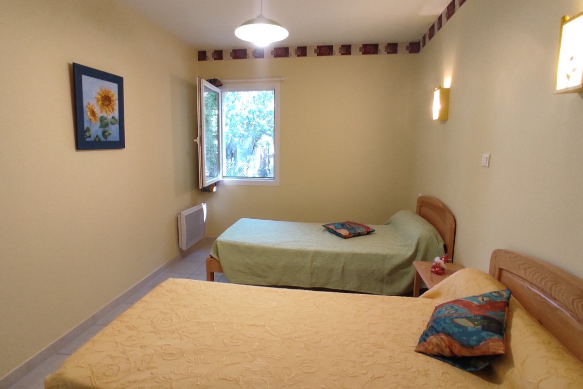 Gîte les clapas - la Maison Verte - Chambre enfants