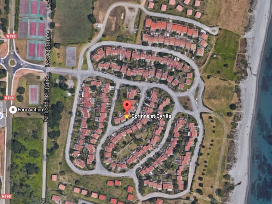 La situation de la villa "Etoile de mer" dans la résidence Alba Serena, et par rapport à la mer