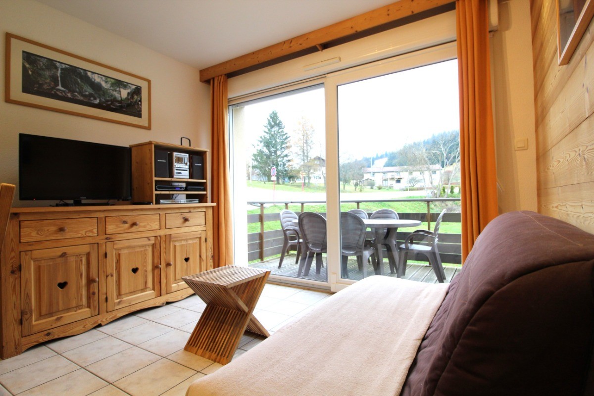 Appartement au pied des pistes de ski, Gérardmer La Mauselaine - Cuisine ouverte sur salon/ séjour